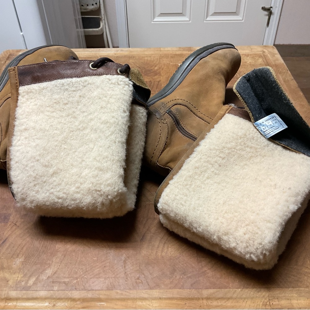 UGG “Elsa” Winter Riding Boot - Picture 10 of 11